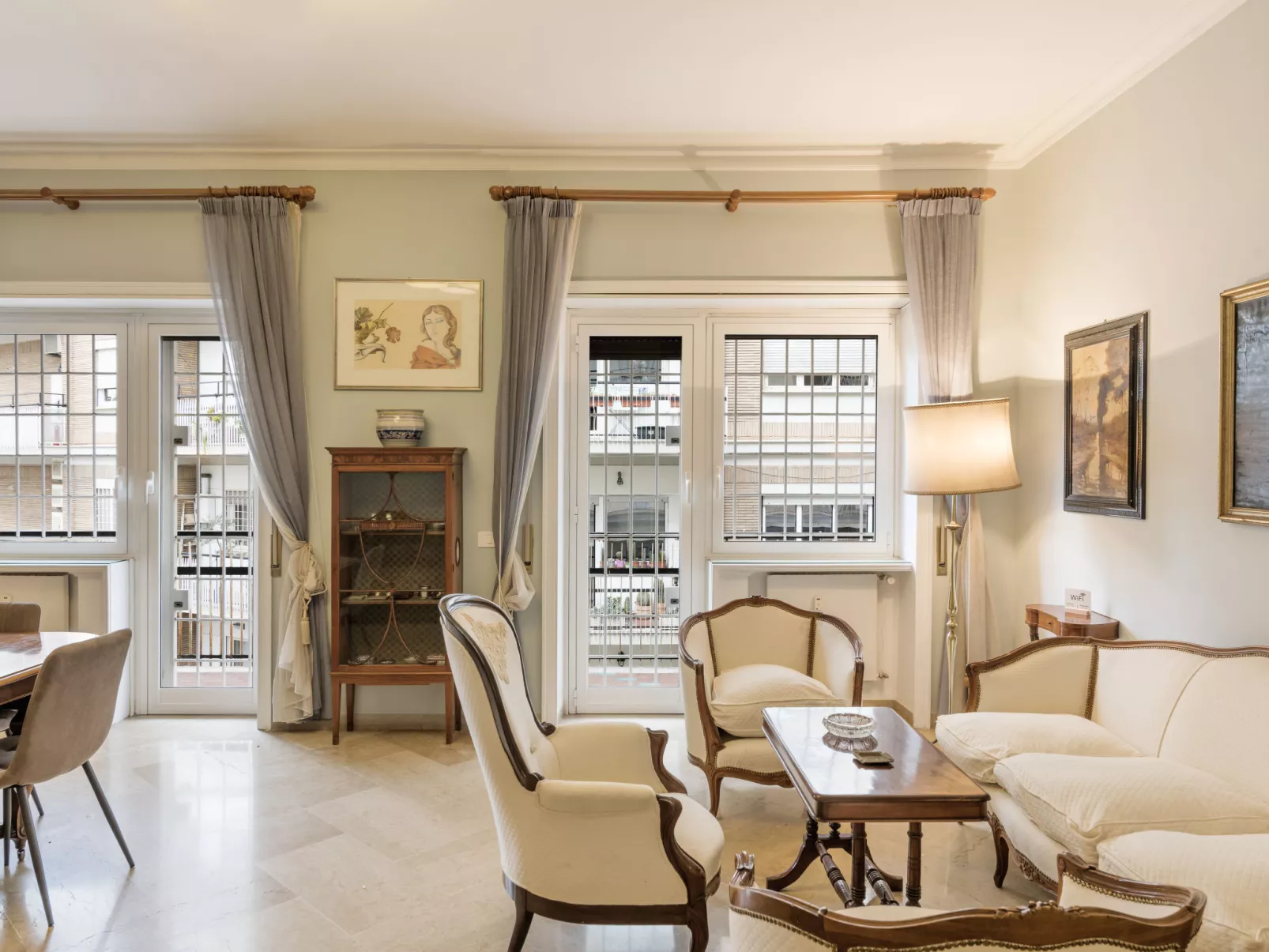 AMP Vatican Home - Inside