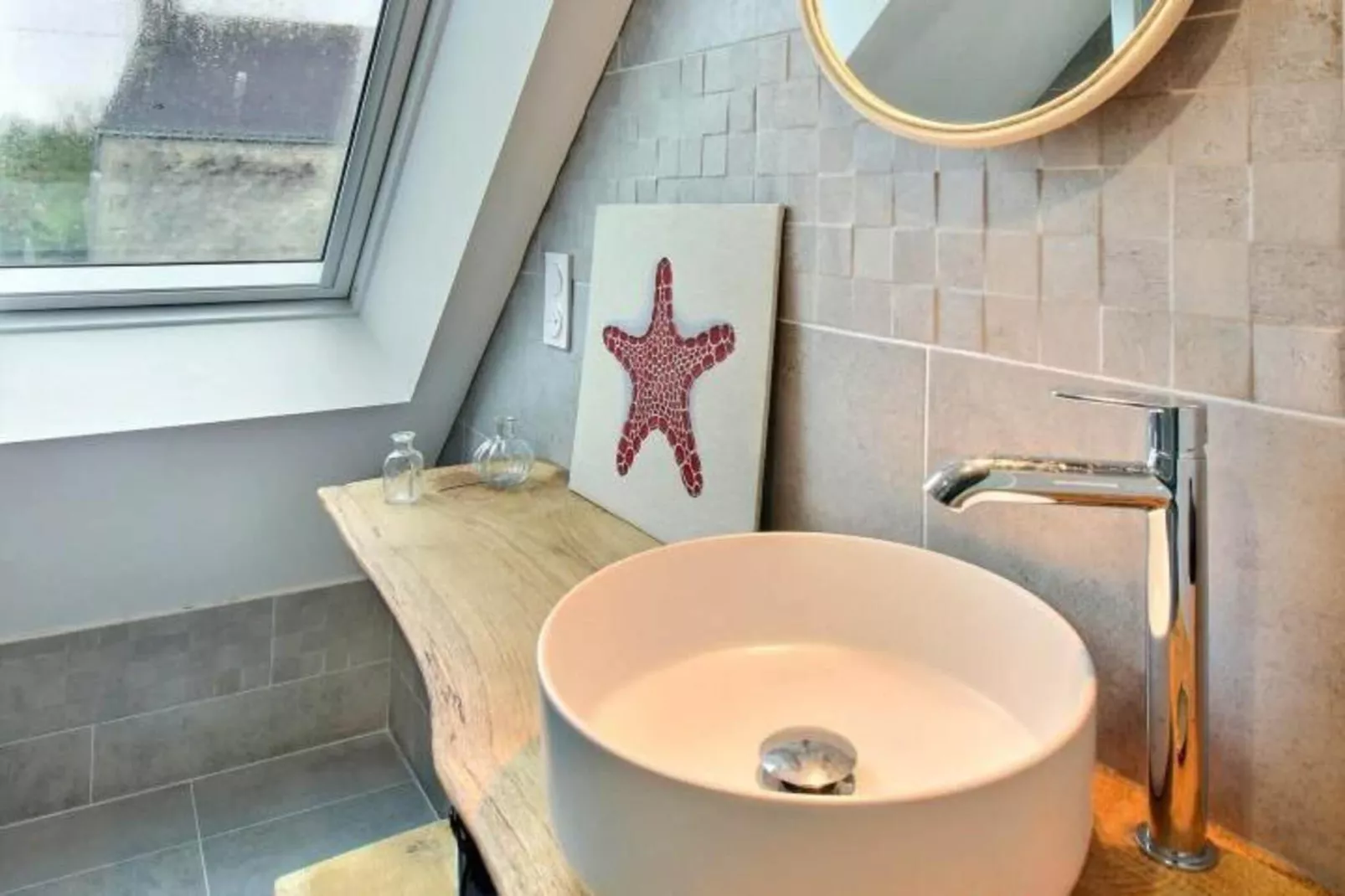 Joli Gite de vacances à Neulliac - Bathroom