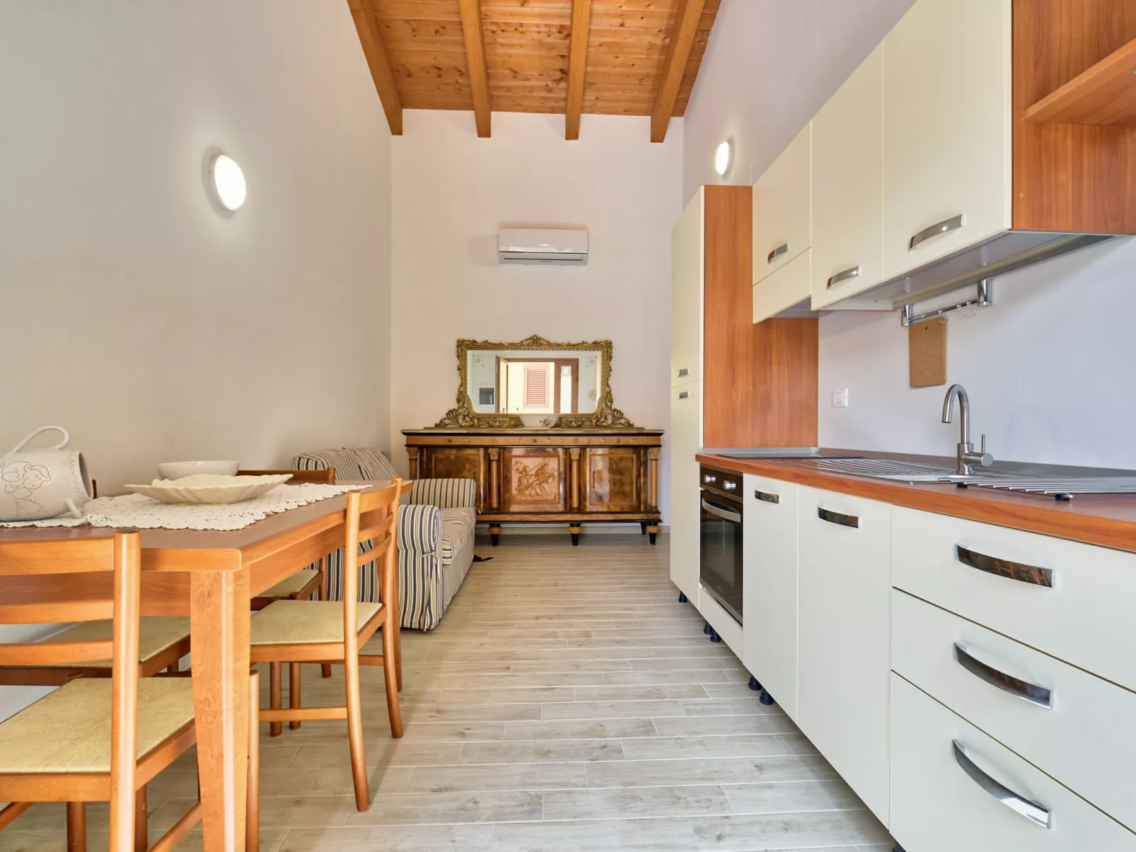 La casa del vino - Inside