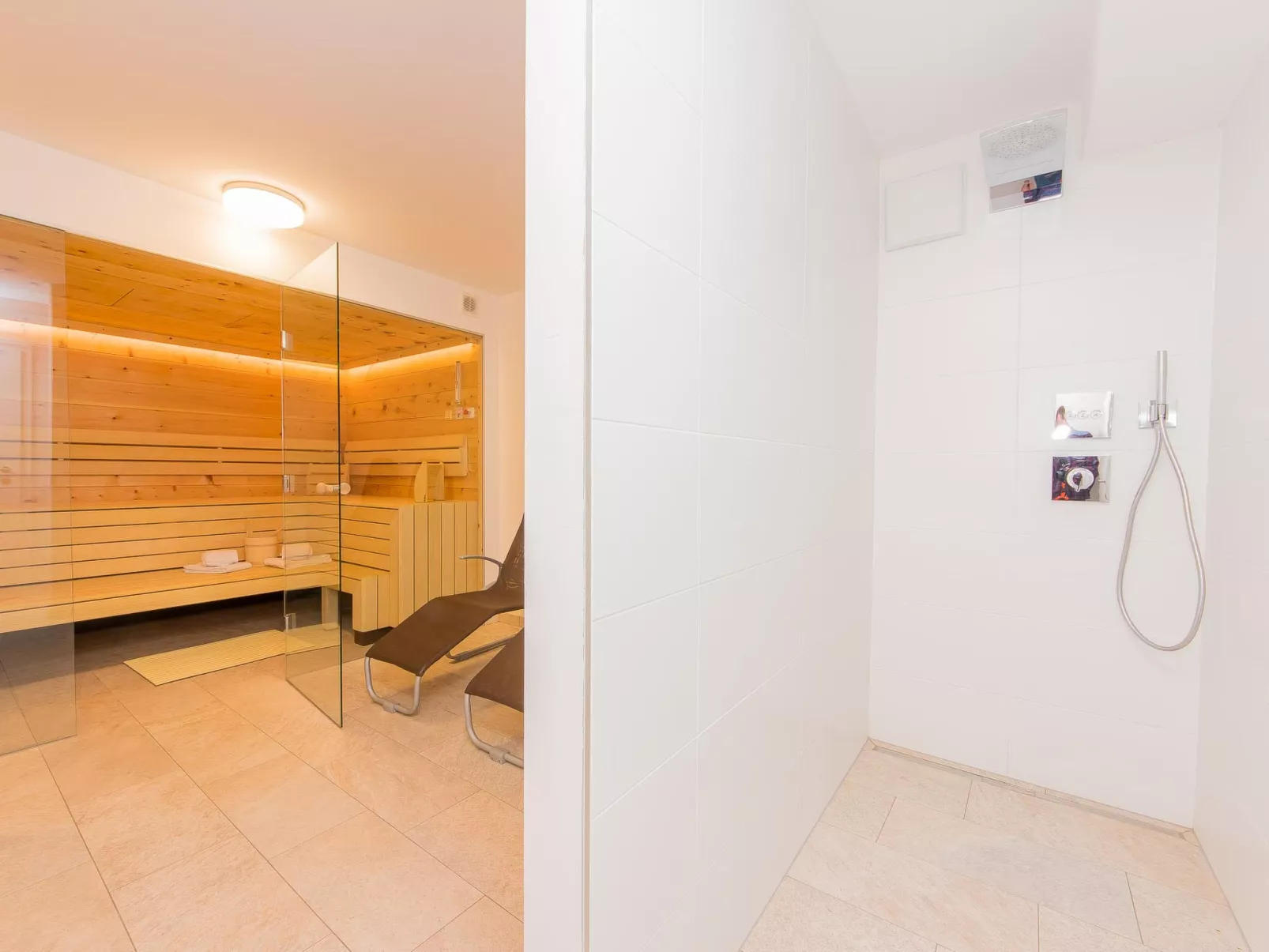 1_ZMO1 - Almrose Chalet - Drinnen