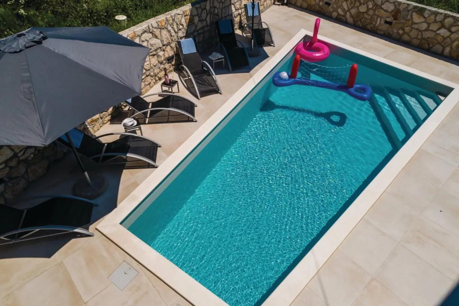 HOLIDAY HOUSE STONE BLISS - Swimming pool