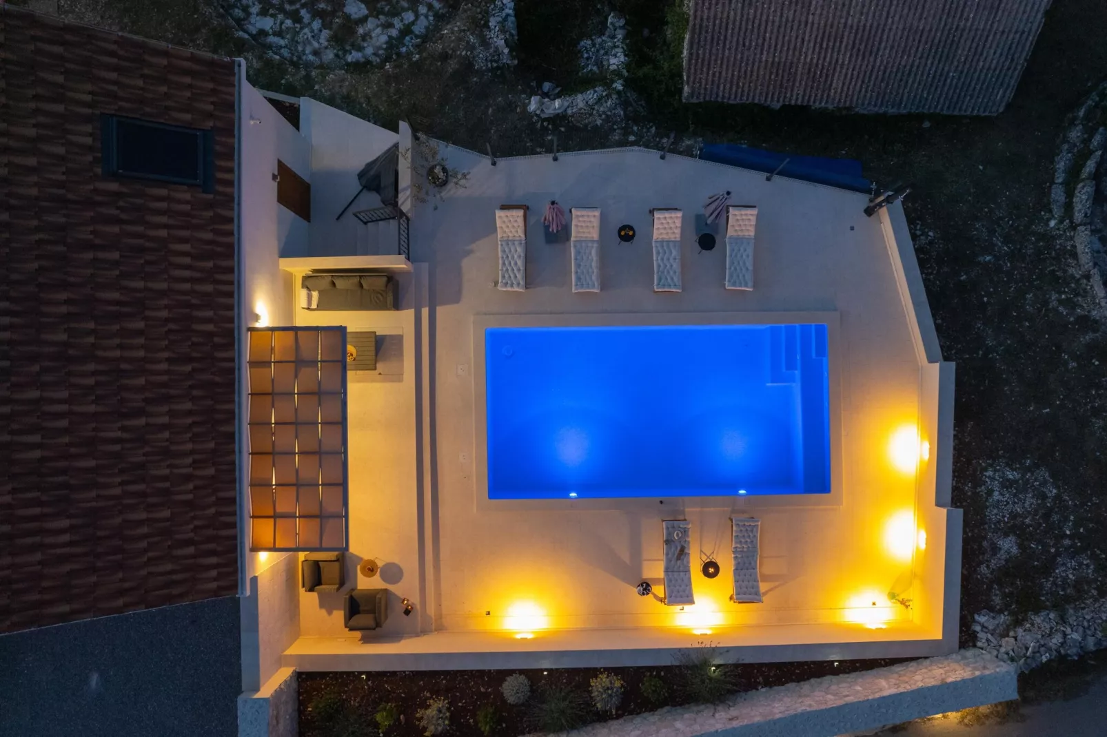 UNIQUE VILLA PIETRA - Piscine