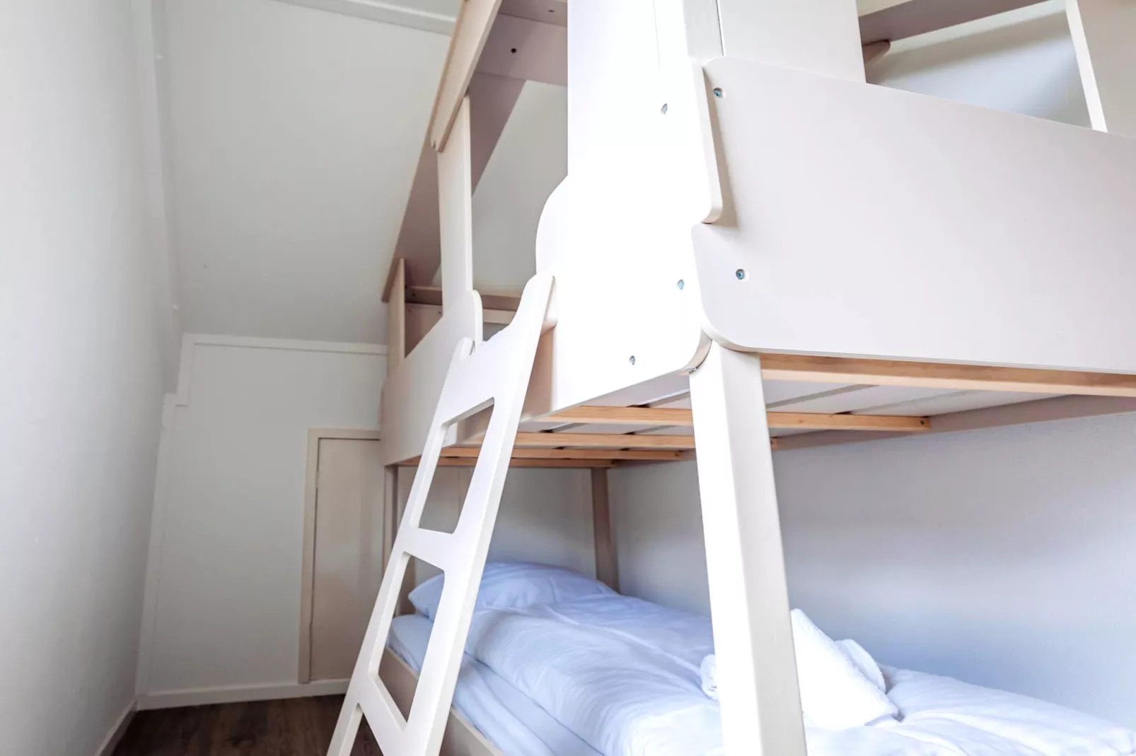 8 - Persons Family bungalow - Schlafzimmer