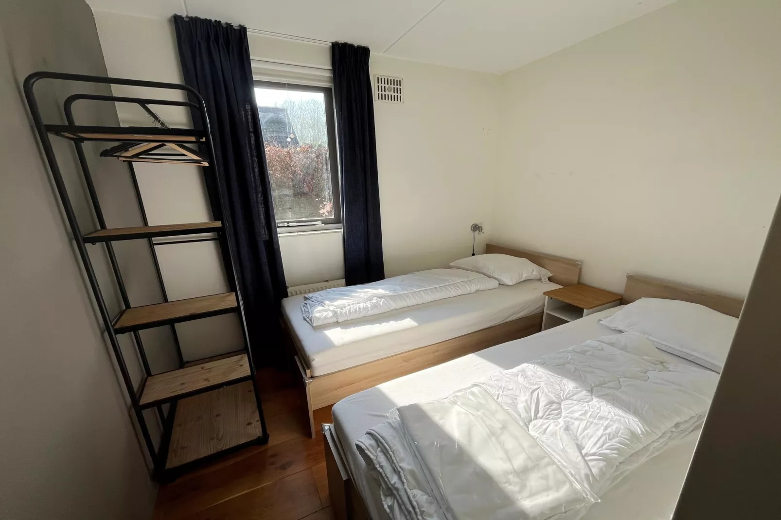 6 - Person Forest Pet & Family Bungalow - Schlafzimmer