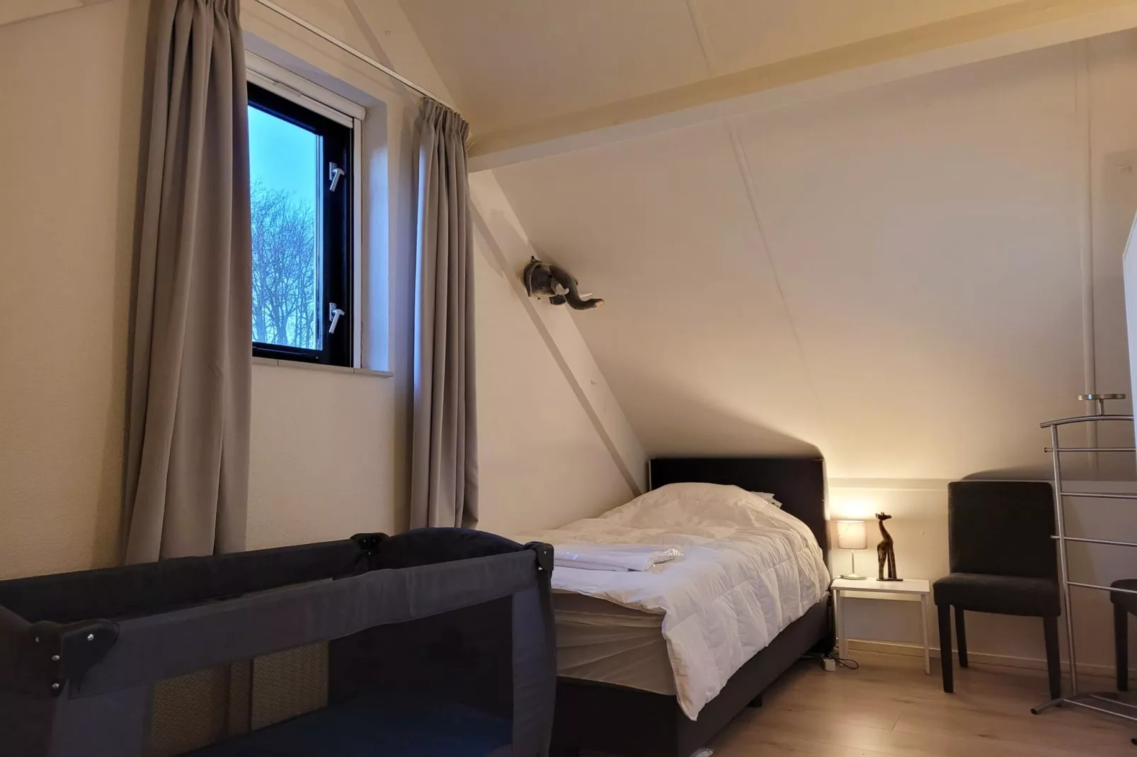 6 - Person Forest Pet & Family Bungalow - Schlafzimmer