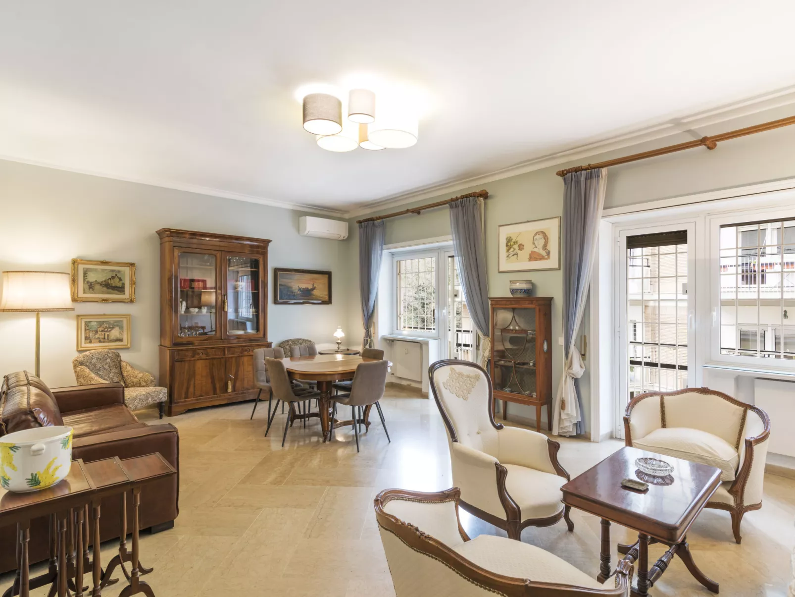 AMP Vatican Home - Inside