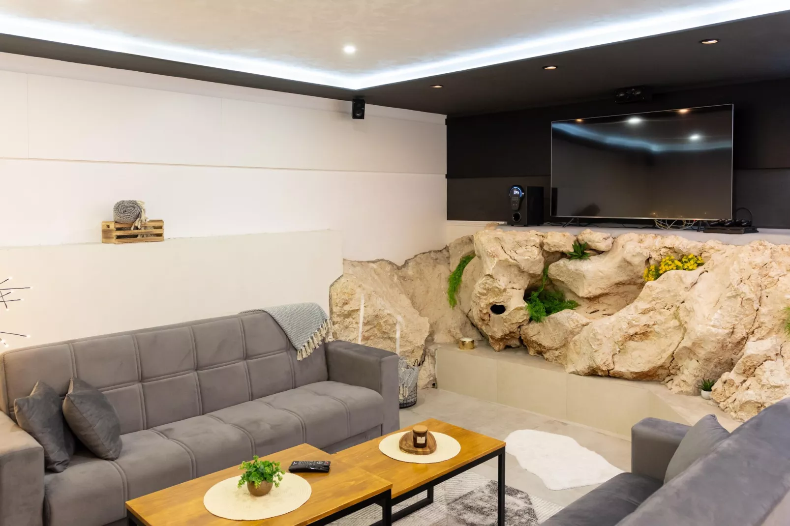 VILLA CASA MIA LUXURY RETREAT WITH SWIMMING POOL - Wohnzimmer