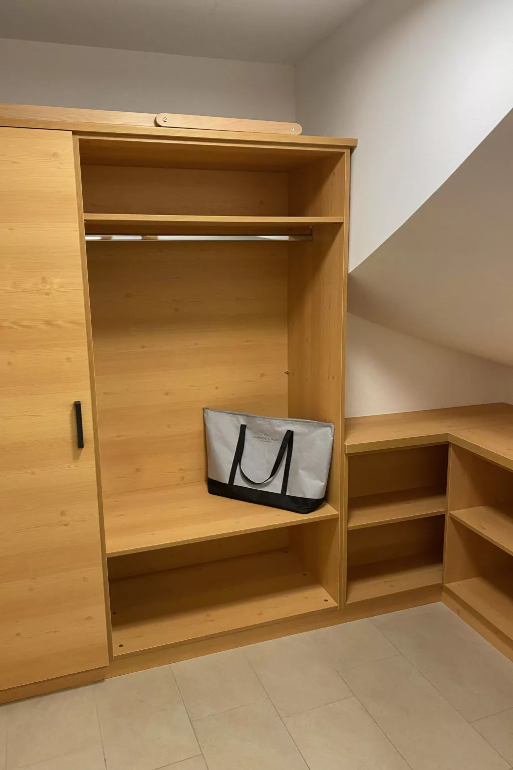 3_SPA - Poolside Superior 726 - Inside