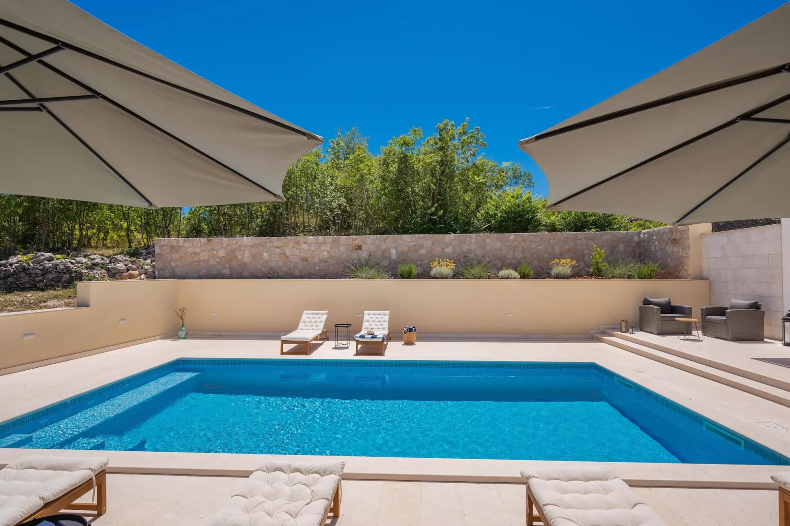 UNIQUE VILLA PIETRA - Piscine