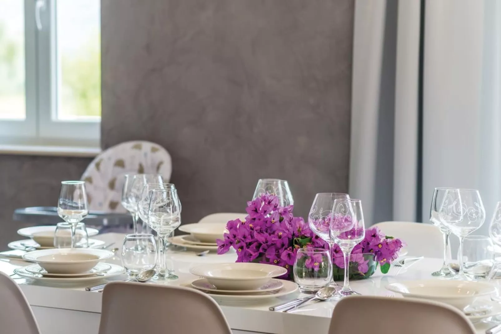 HOLIDAY HOUSE STONE BLISS - Dining room