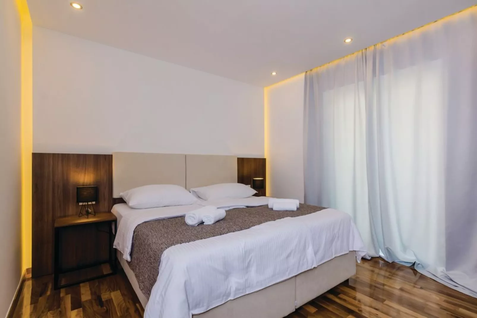 HOLIDAY HOUSE STONE BLISS - Bedroom