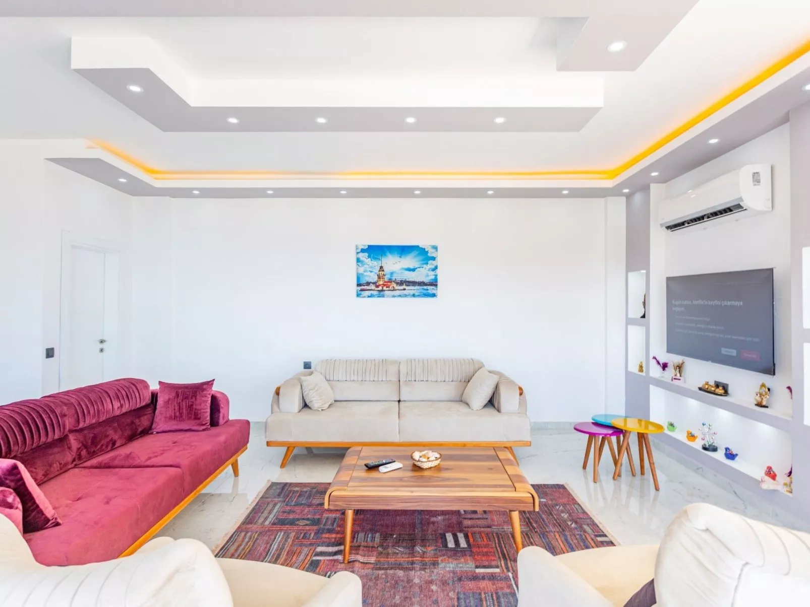 Villa Bajon mit Infinitypool und Meerblick - Drinnen