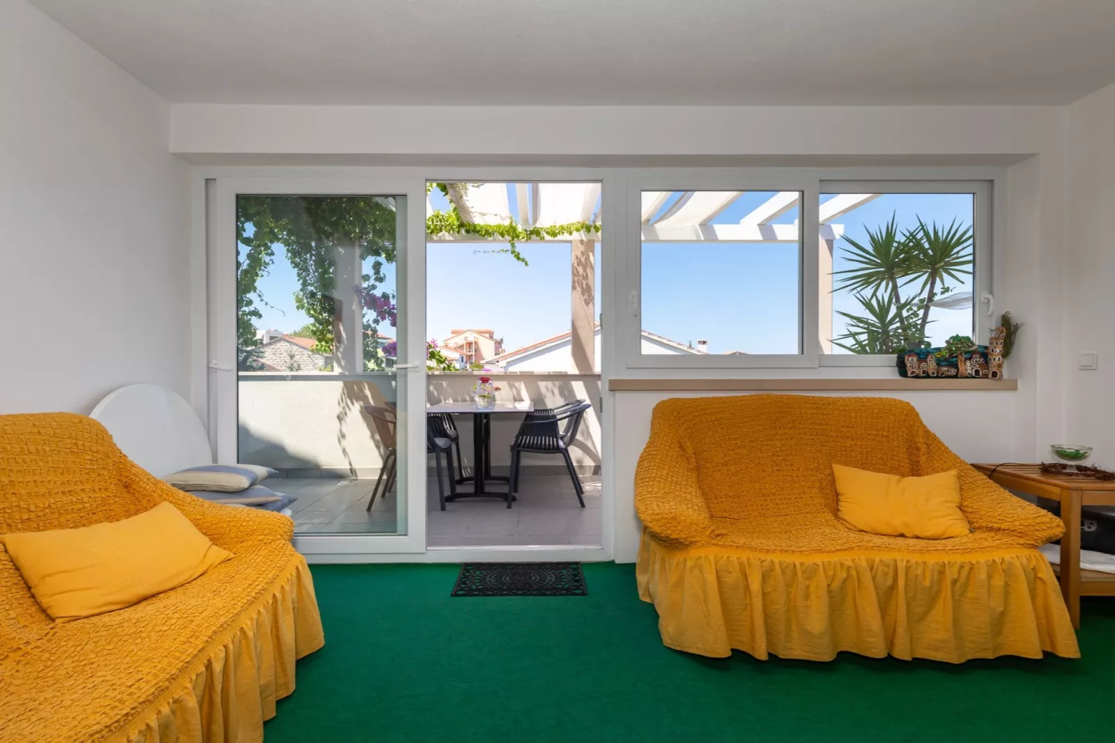 Apartment Oaza - Three Bedroom Apartment with Terrace and Sea View - Ambiente