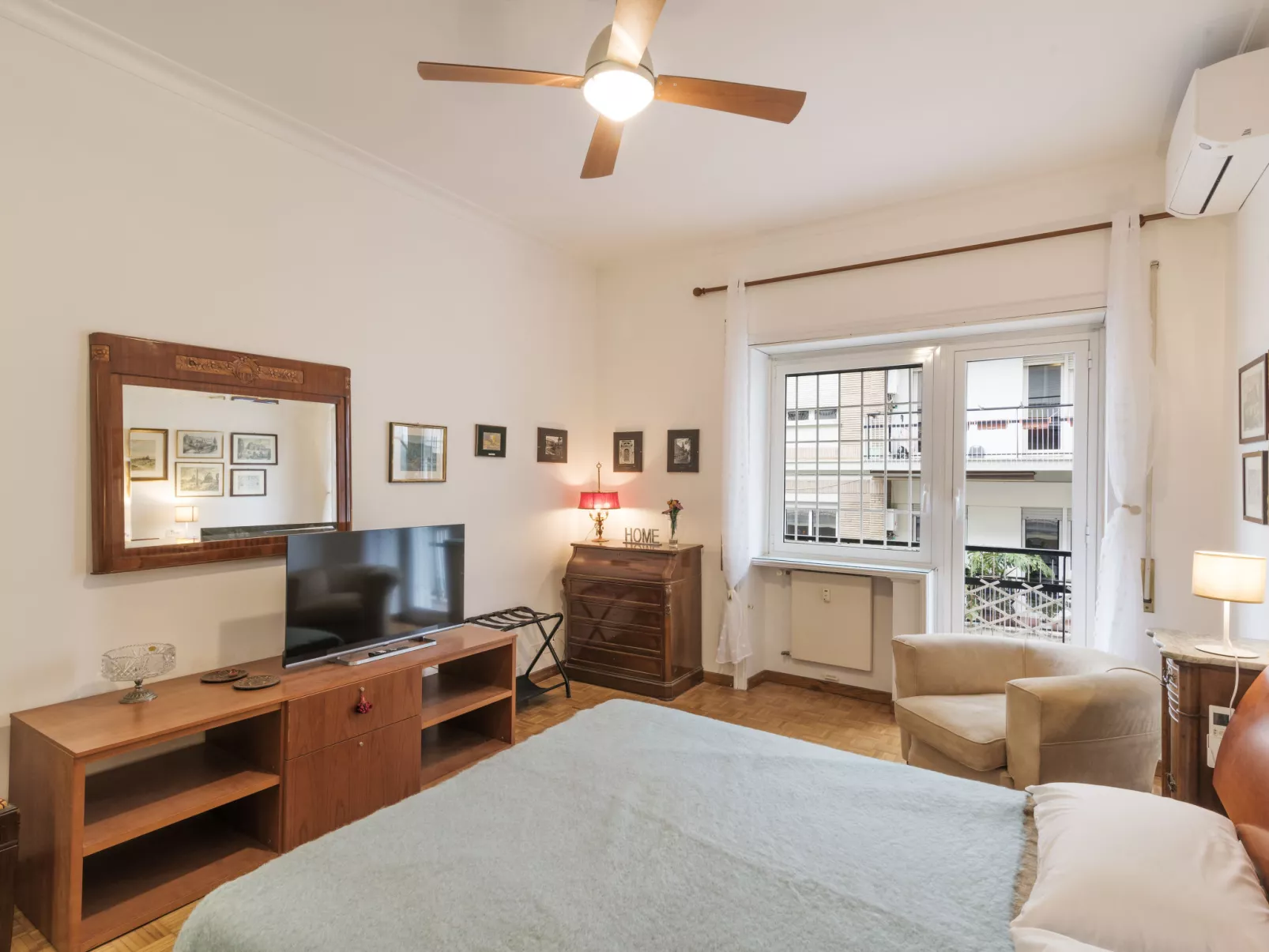 AMP Vatican Home - Inside