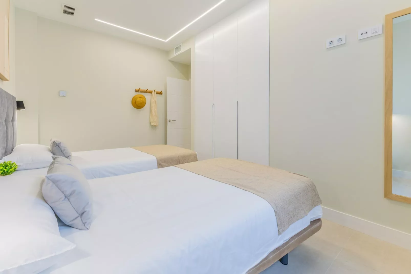 BRISAMAR II										 - Schlafzimmer