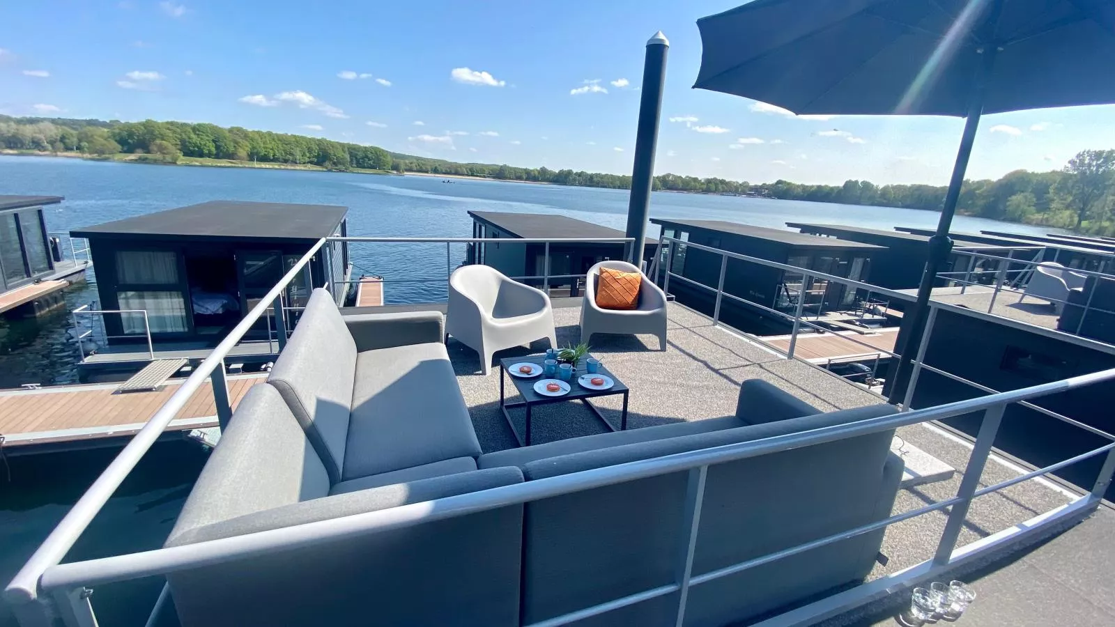 Floating in Limburg - rooftop-Terrace balcony