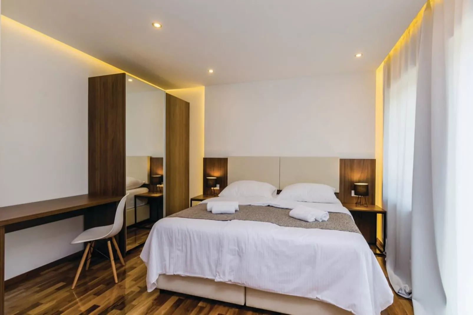 HOLIDAY HOUSE STONE BLISS - Bedroom