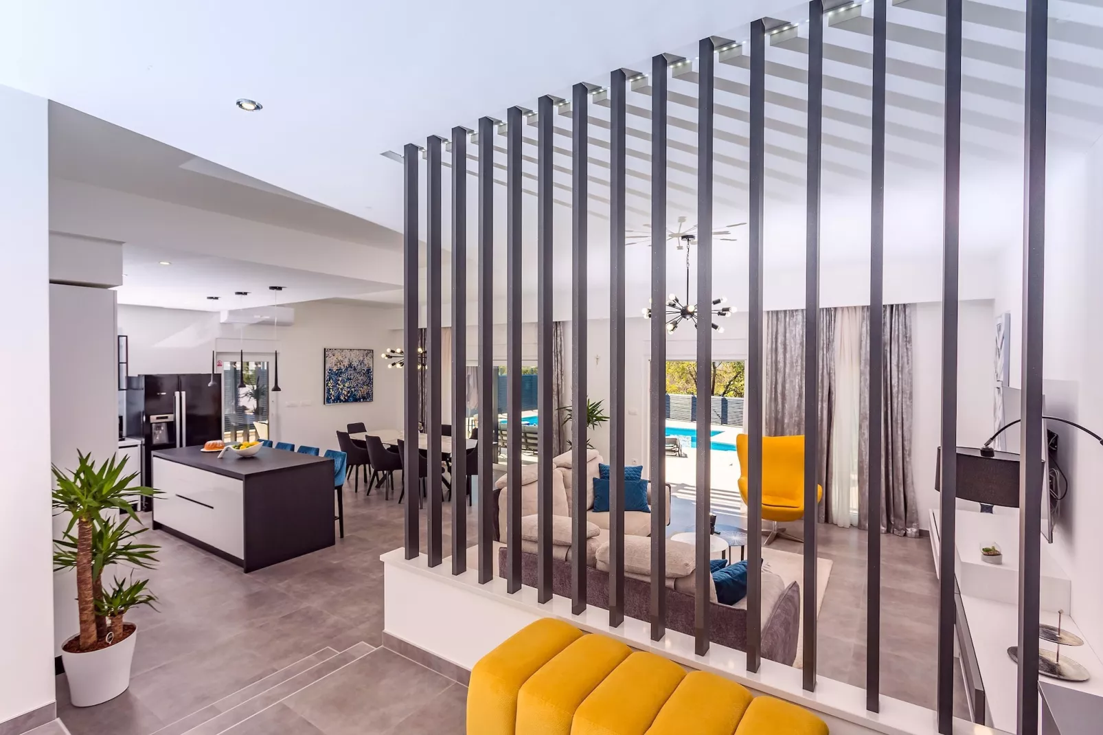 VILLA CASA MIA LUXURY RETREAT WITH SWIMMING POOL - Flur