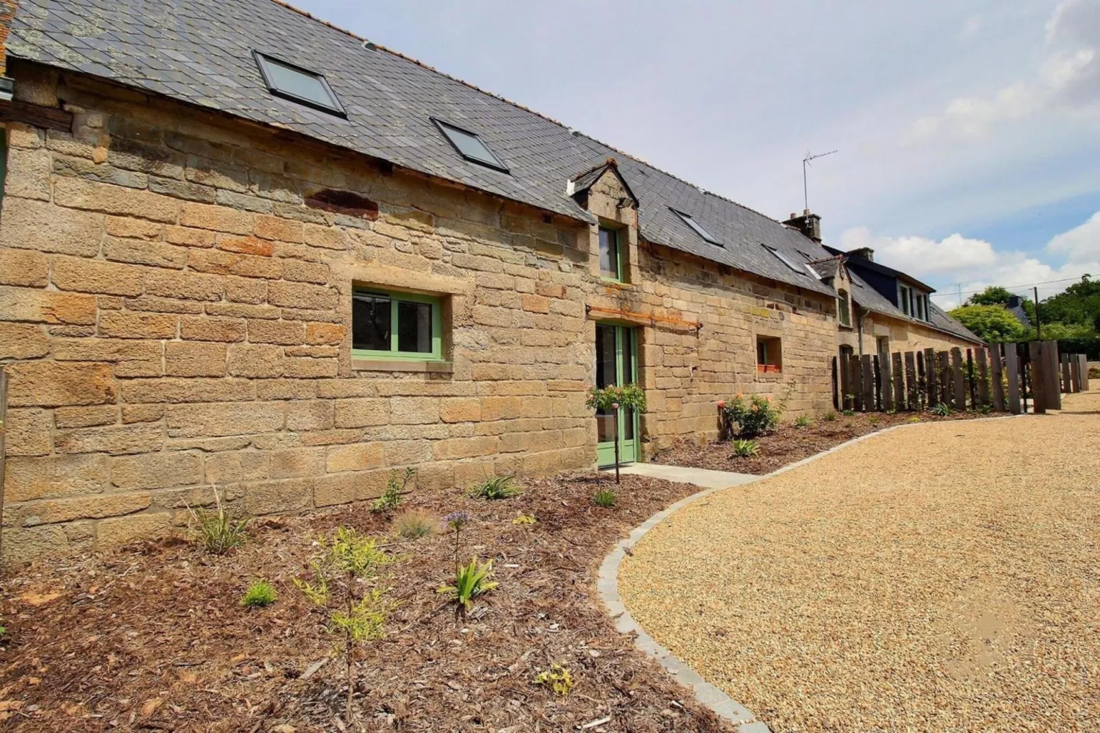 Joli Gite de vacances à Neulliac - Extérieur été