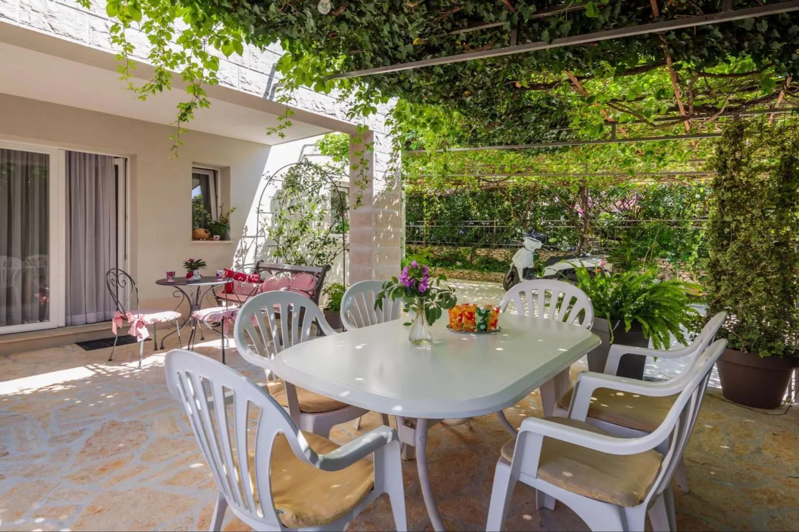 Apartment Oaza - Three Bedroom Apartment with Terrace and Sea View - Im Freien