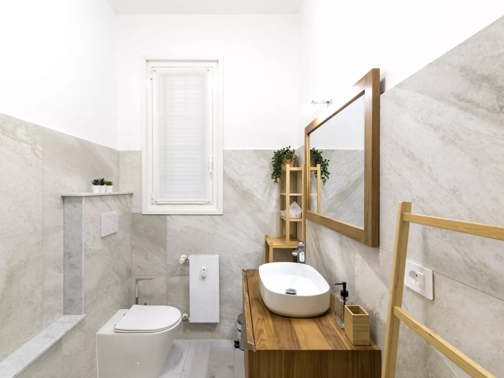 AMP Vatican Home - Inside