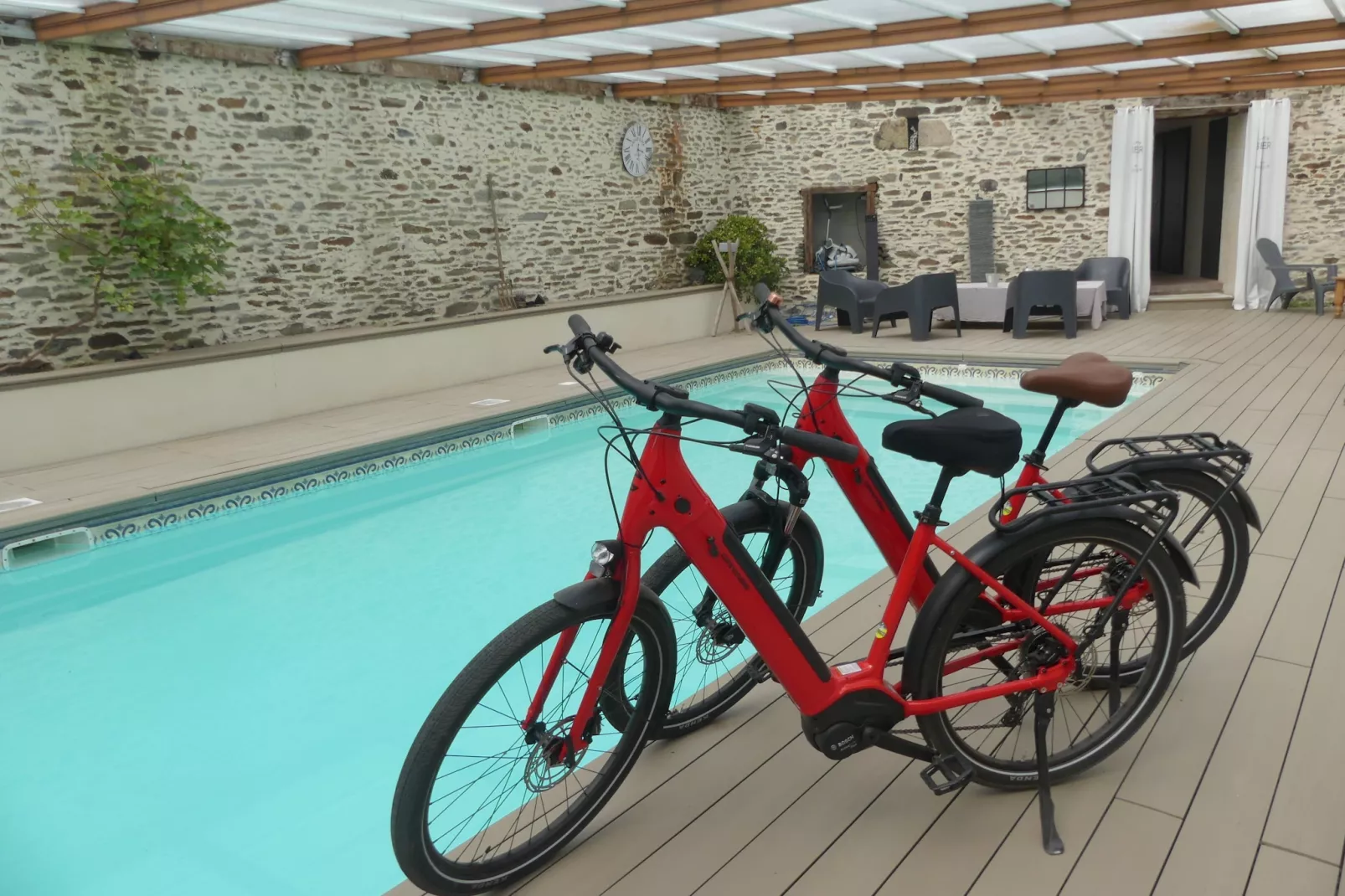 Joli Gite de vacances à Neulliac - Extérieur été