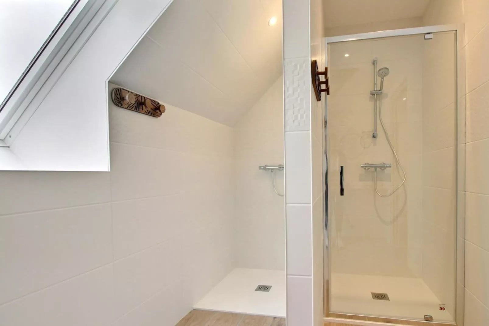 Joli Gite de vacances à Neulliac - Bathroom