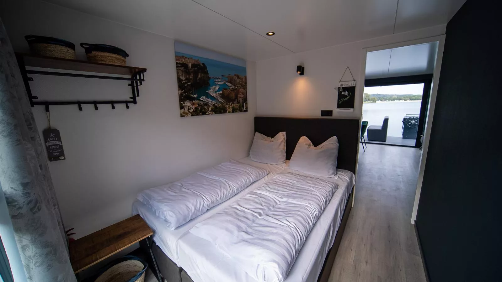 Floating in Limburg-Bedroom