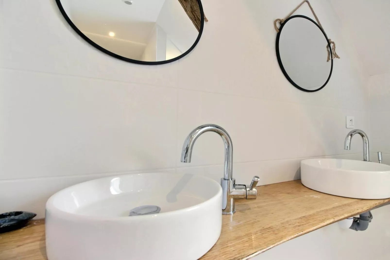 Joli Gite de vacances à Neulliac - Bathroom