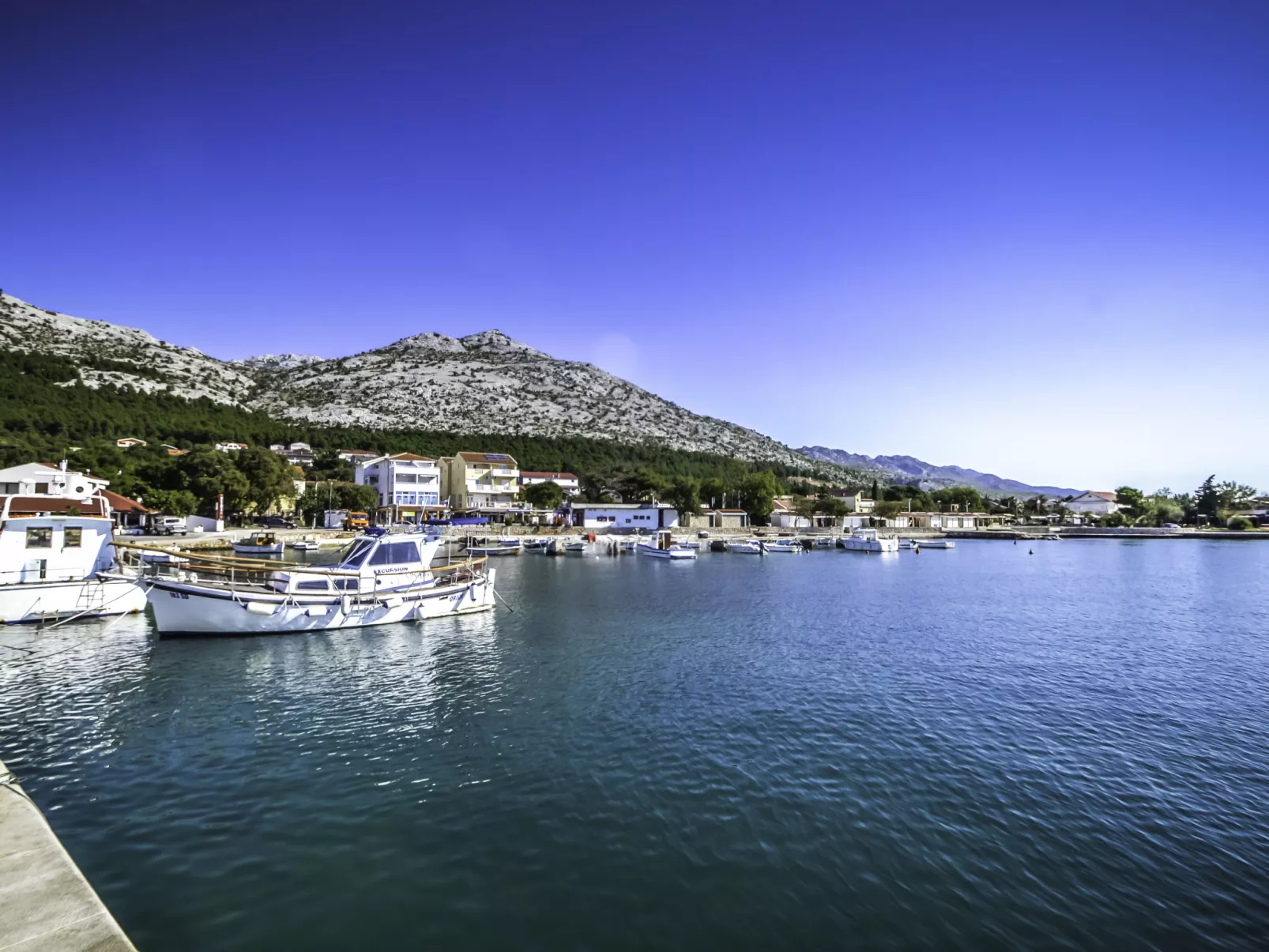 Mit Pool in Lukovo Sugarje - Environnement