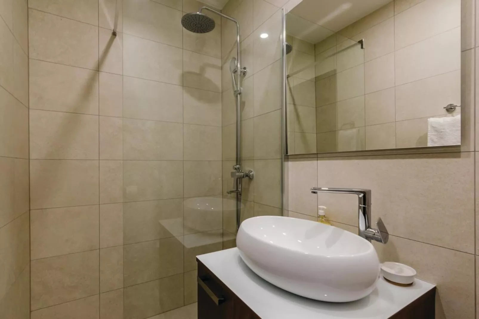 HOLIDAY HOUSE STONE BLISS - Bathroom