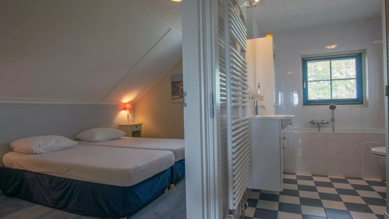 Aquamarijn-Bathroom