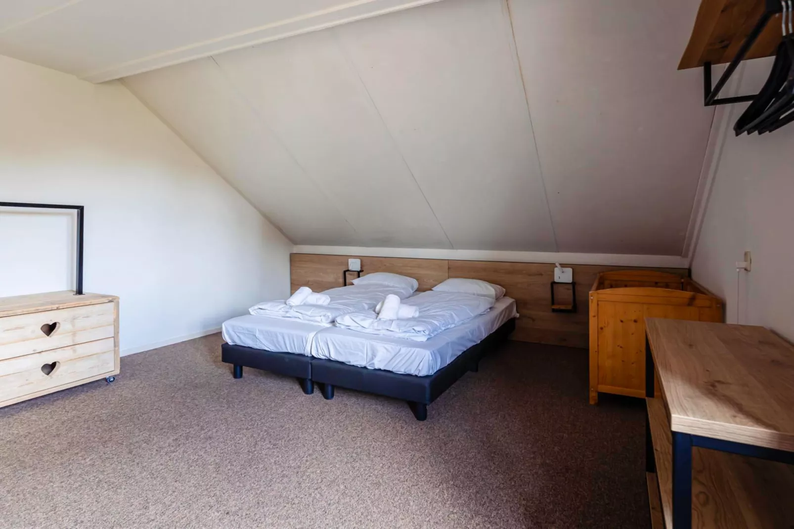 16 - Persons Family bungalow - Bedroom