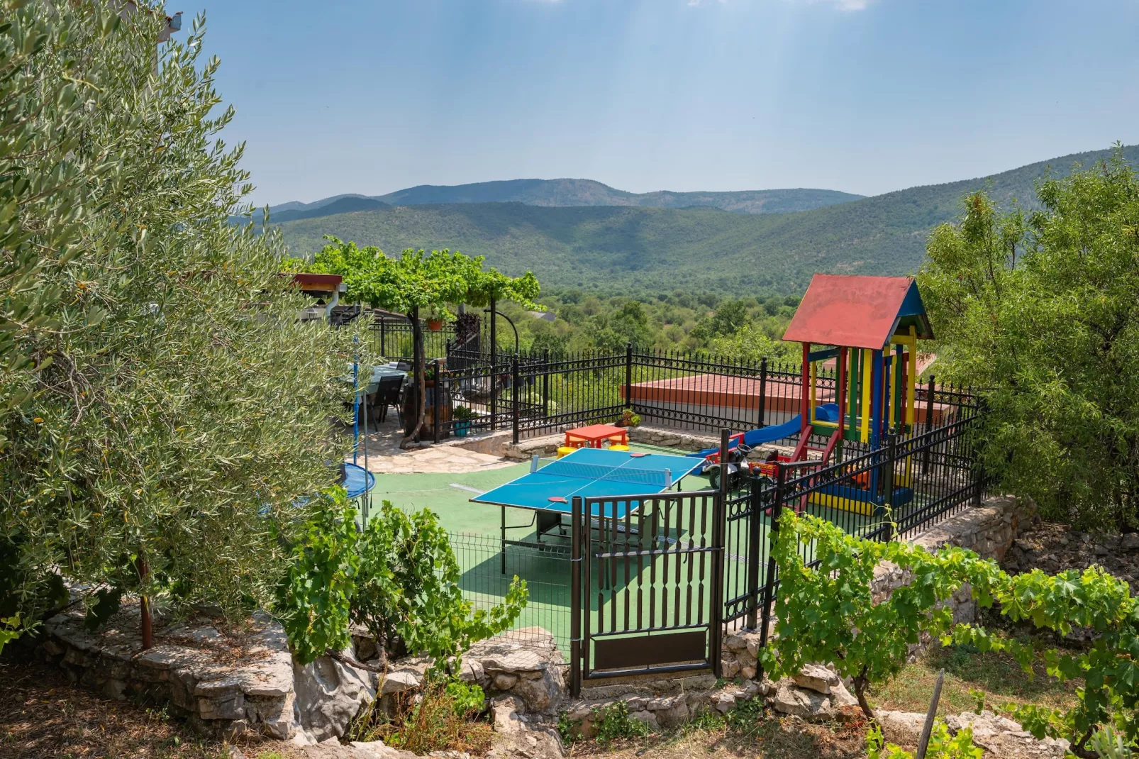 VILLA DIDOVINA - Gardens in summer