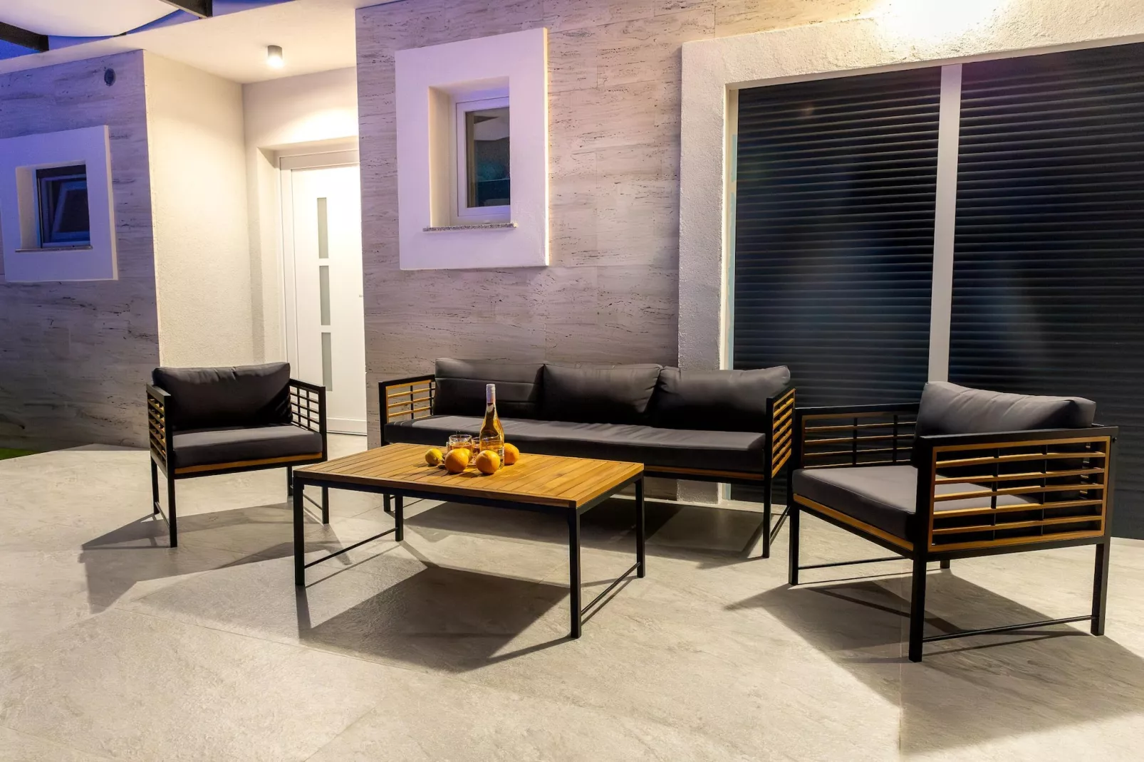 HOLIDAY HOME NENA - Terrasse / balcon