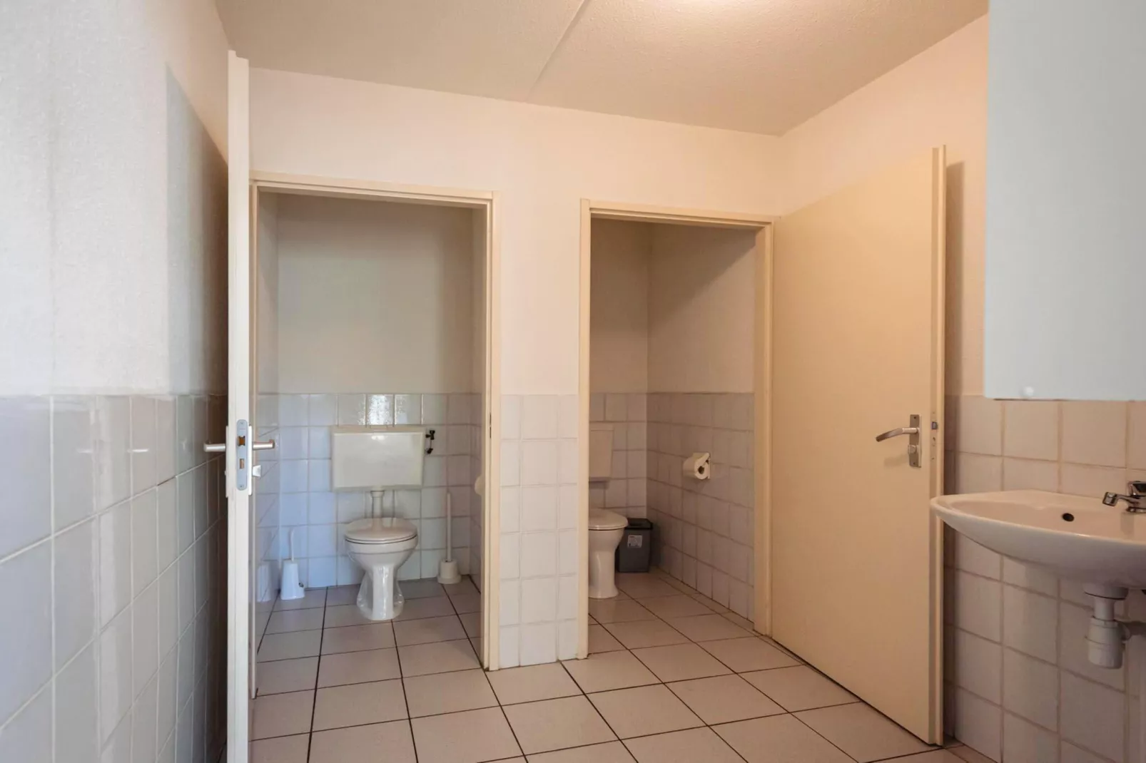 16 - Persons Family bungalow - Bathroom