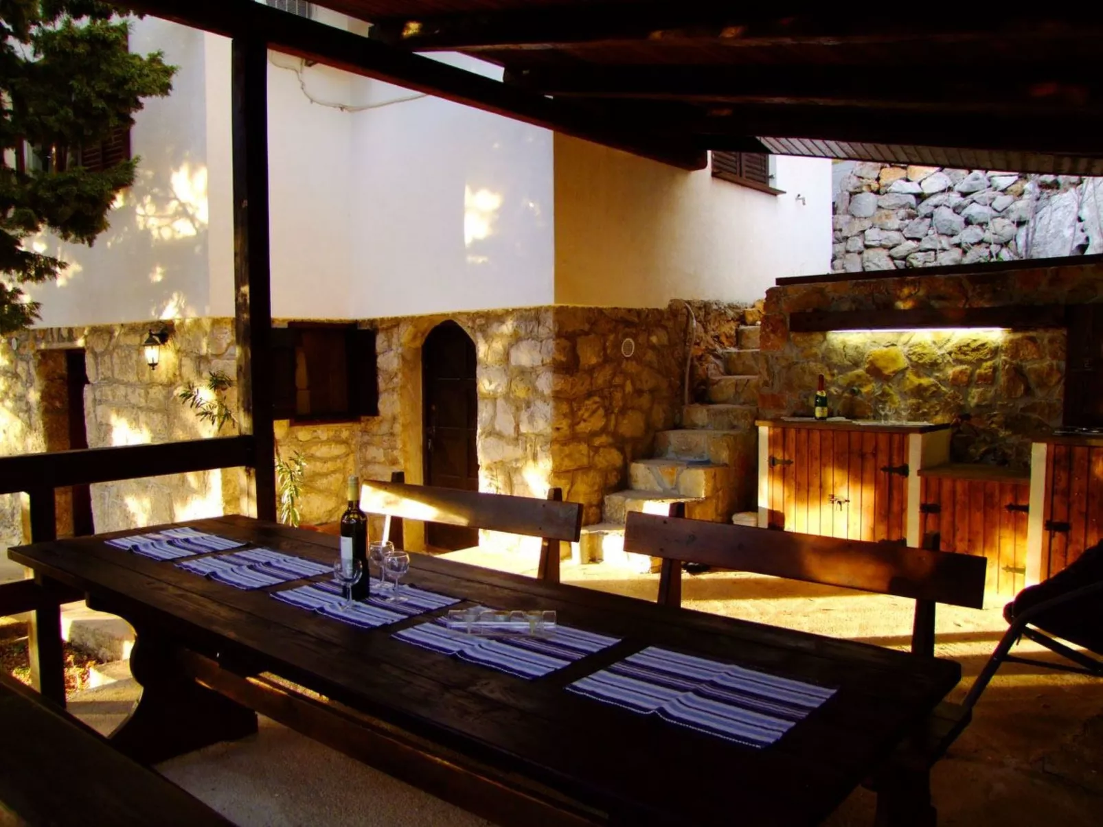 Mit Pool in Lukovo Sugarje - Dehors