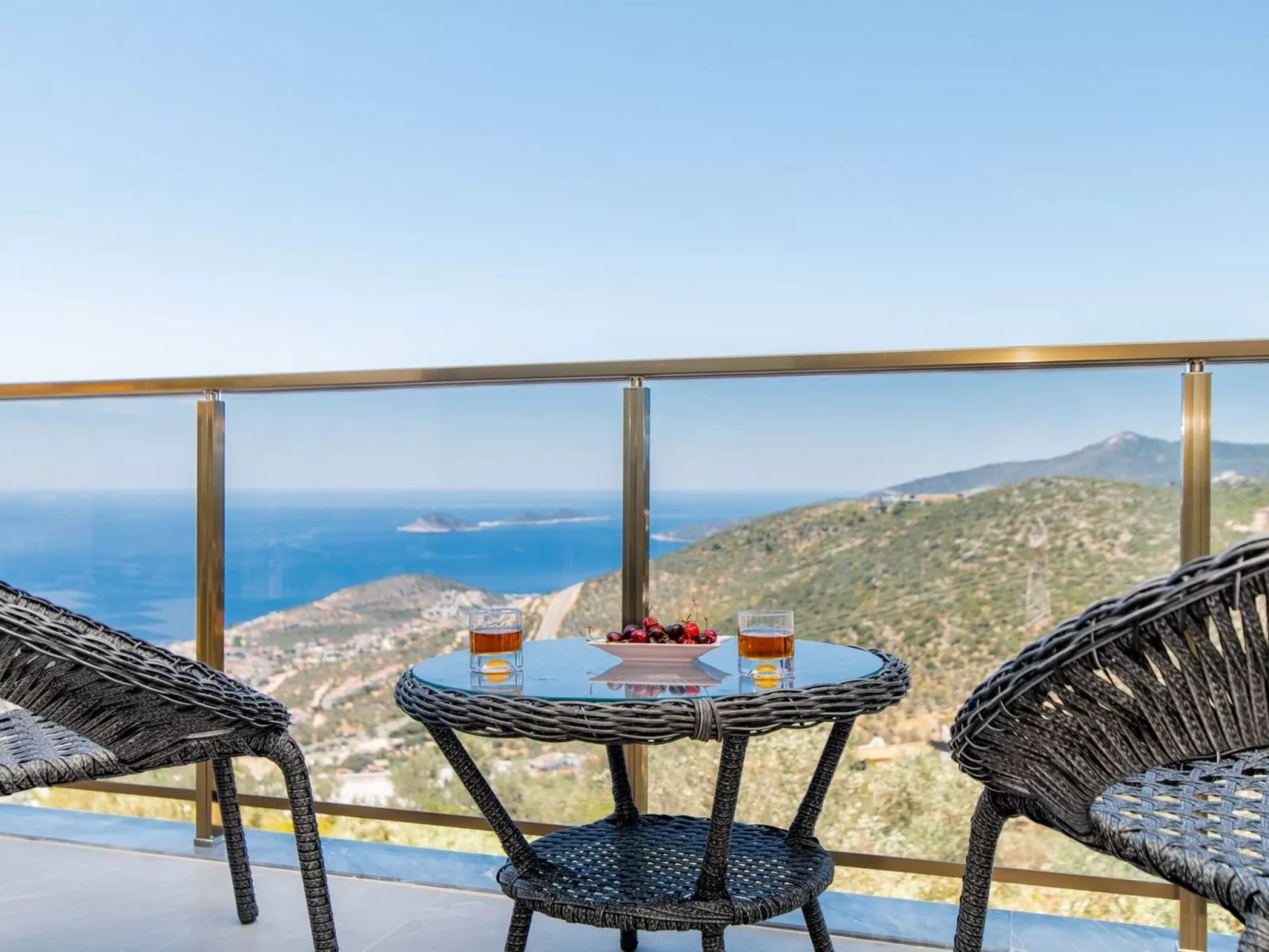 Villa Bajon mit Infinitypool und Meerblick - Draußen