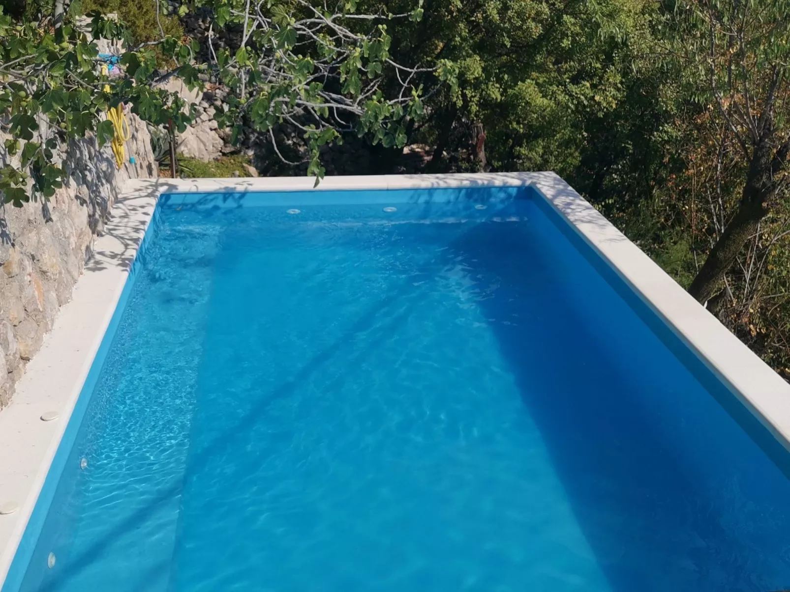 Mit Pool in Lukovo Sugarje - Dehors