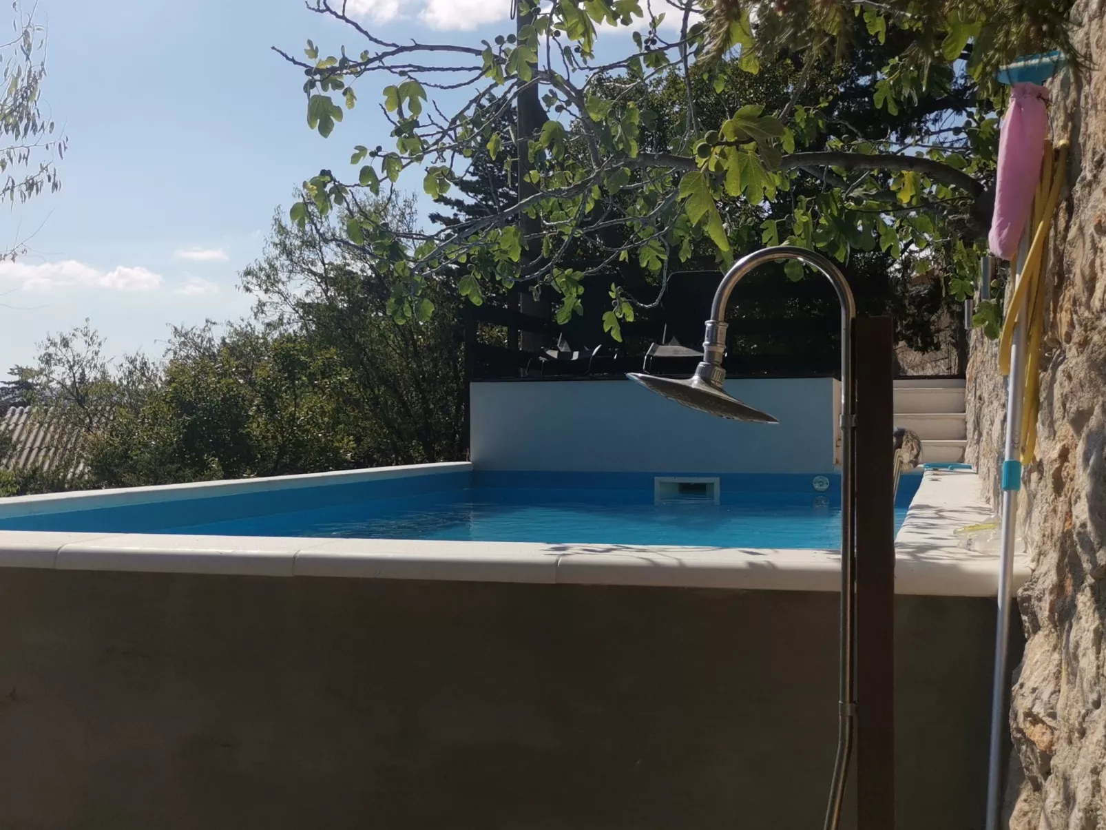 Mit Pool in Lukovo Sugarje - Dehors