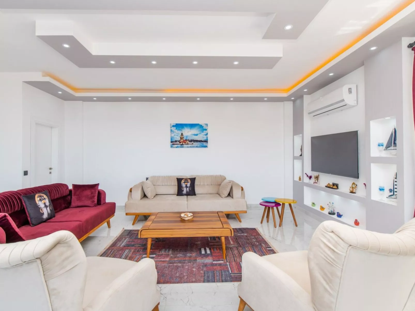 Villa Bajon mit Infinitypool und Meerblick - Drinnen