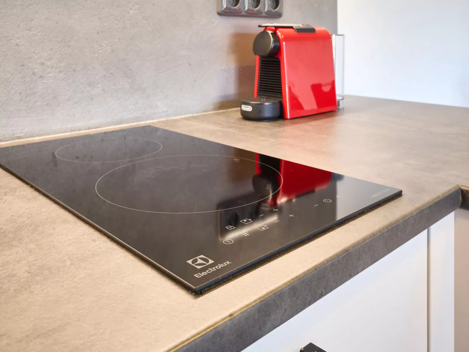 Sunny Terrace Oasis - Inside