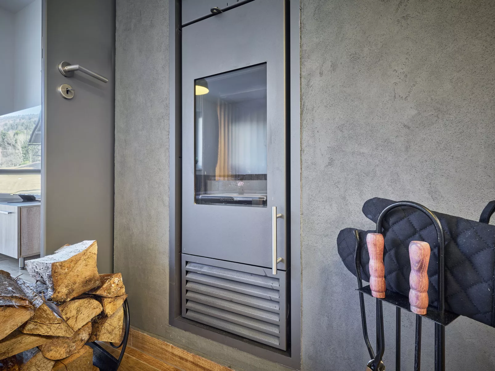 Sunny Terrace Oasis - Inside