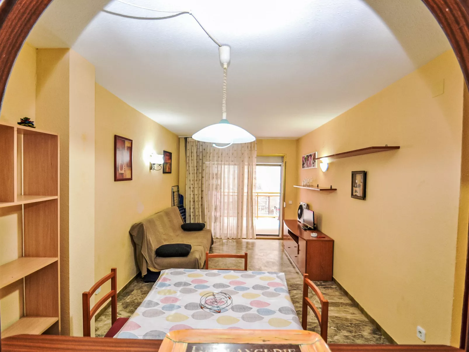 Cala Dorada - Inside