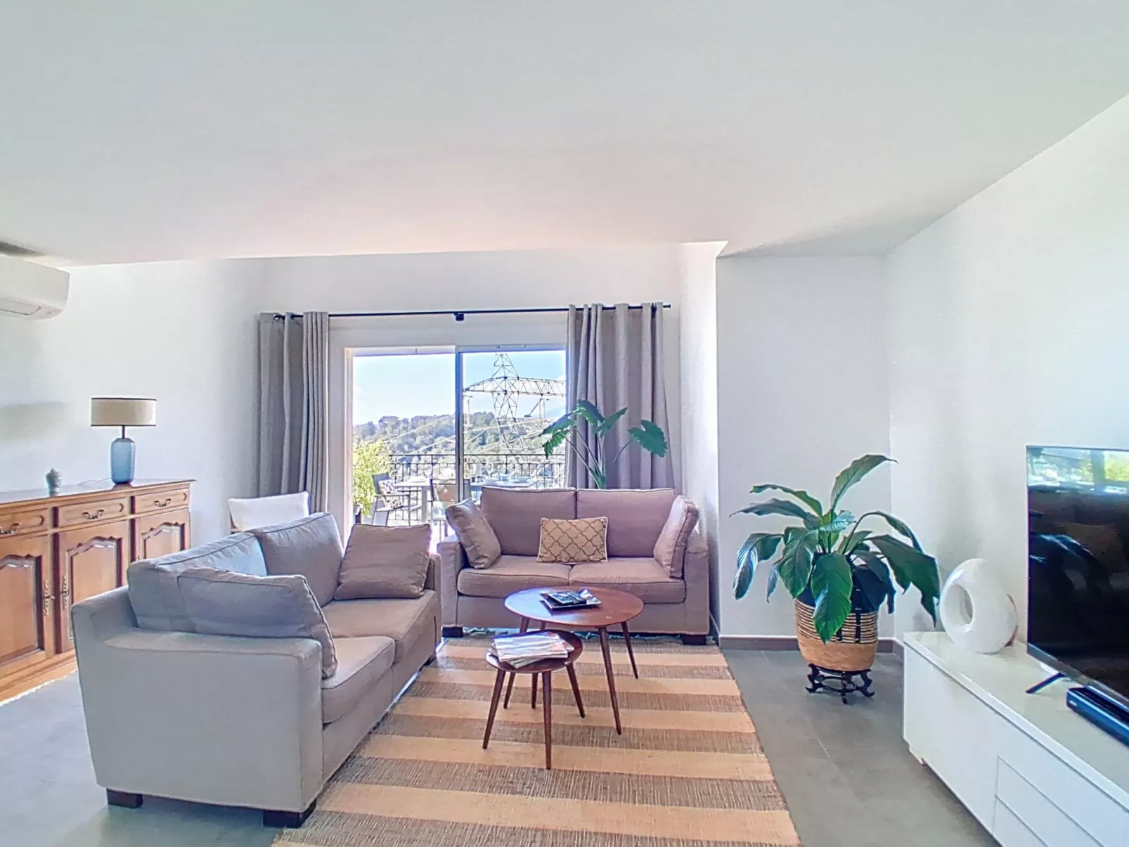 Domaine de l'Etoile - Drinnen