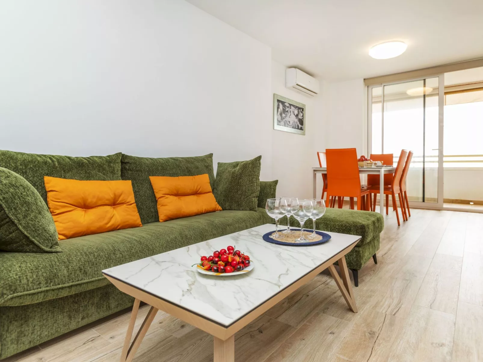 Los Delfines - Drinnen