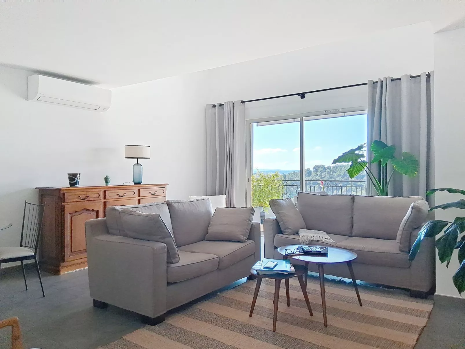 Domaine de l'Etoile - Drinnen