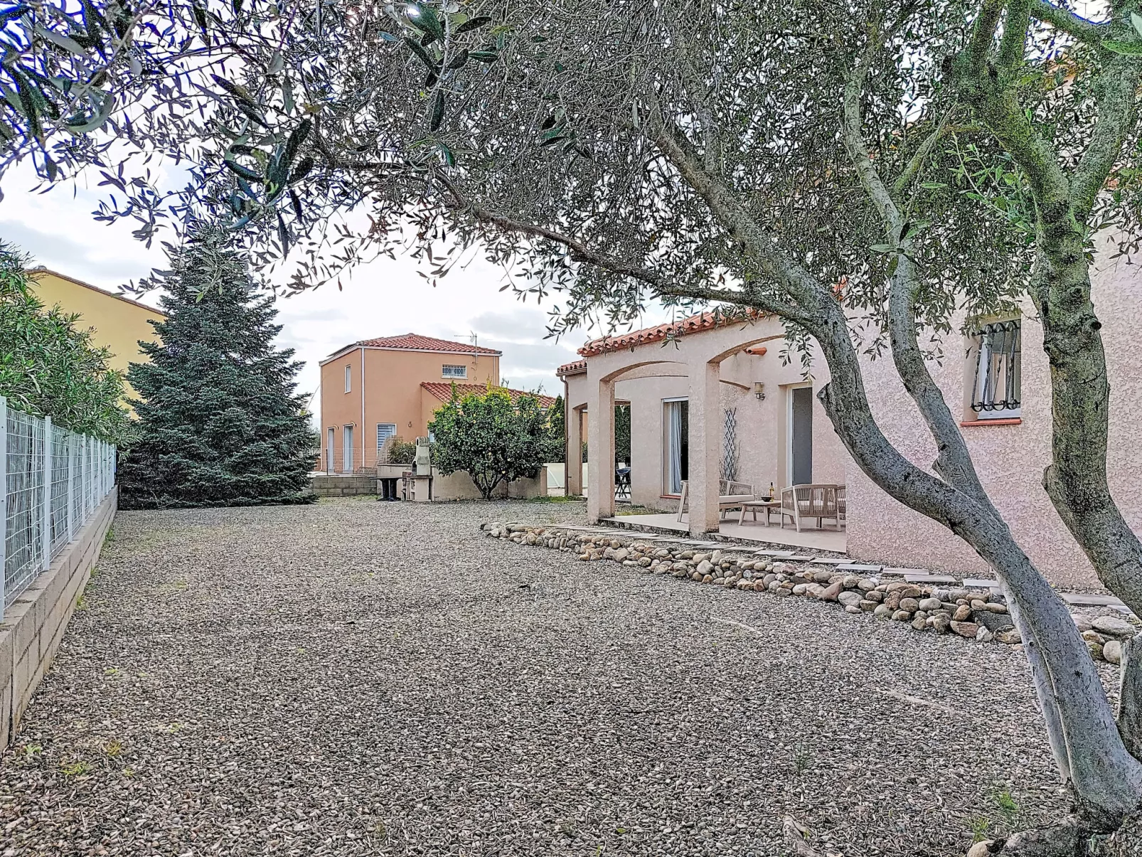 Villa Brouilla - Draußen