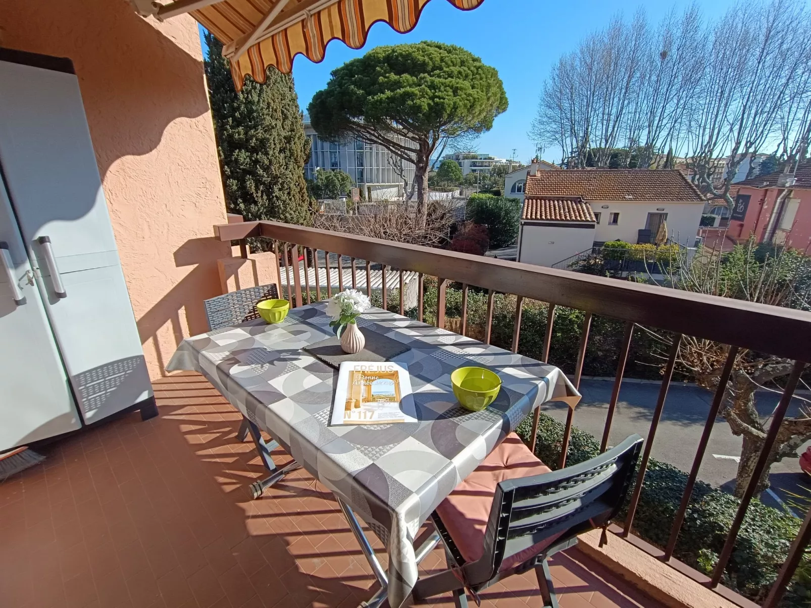 Les Flamants Roses - Draußen