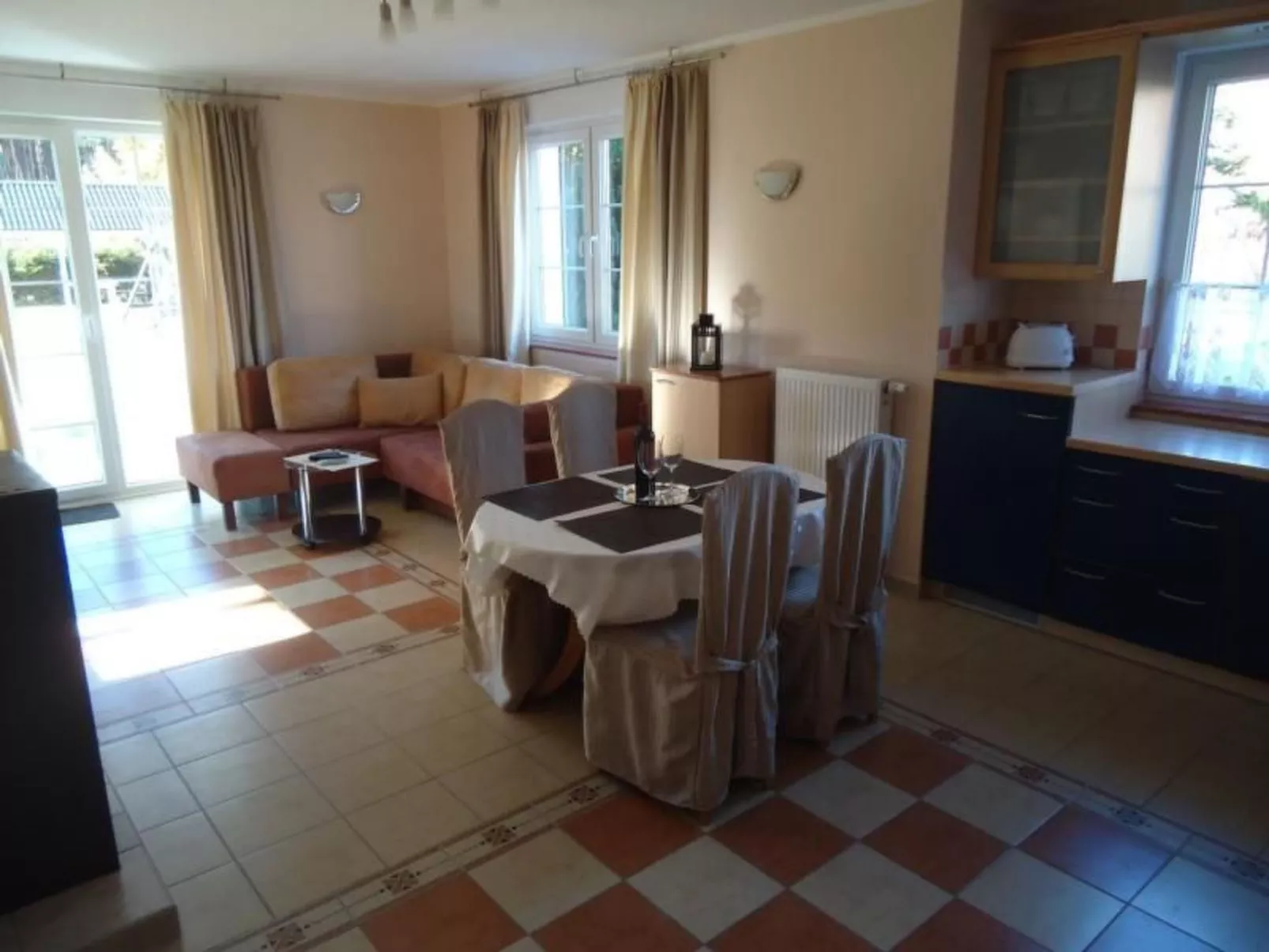 Charmantes Appartement in Rowy mit Grill, Garten - Drinnen